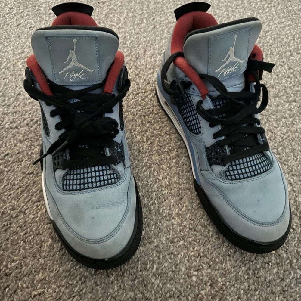 Jordan 4 Retro x Travis Scott Mid Cactus Jack Sneakers